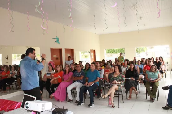 Secretaria de Educação de Itanhém realiza pré-jornada pedagógica com coordenadores e gestores escolares