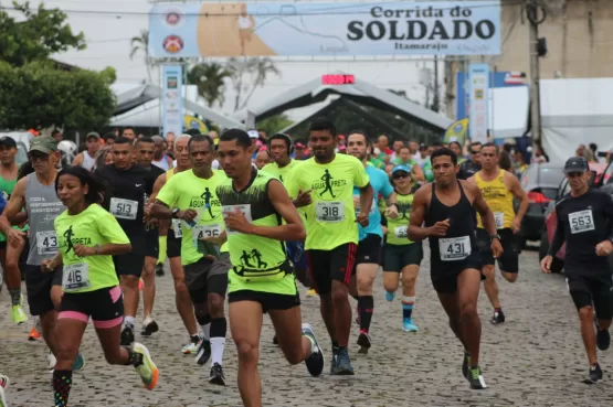 Equipe Água Preta de Itanhém participa da 8ª edição da Corrida do Soldado em Itamaraju