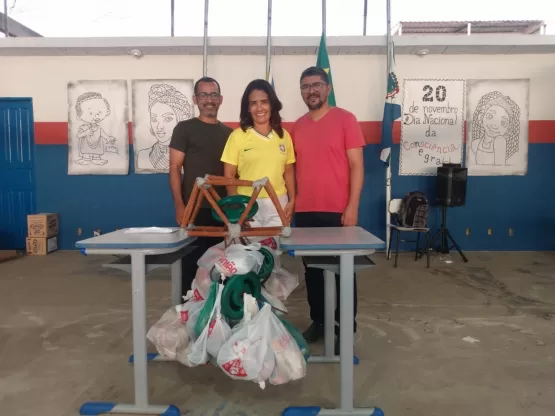 Alunos do Colégio São Bernardo constroem ponte de macarrão que suportou mais de 120 kg em atividade pedagógica