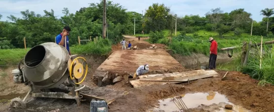 Asfalto do trevo de Itanhém à saída para Batinga já está sendo construído