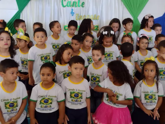 Em ritmo de Copa do Mundo, o Centro Municipal de Educação de Itanhém apresenta o Cante & Encante 