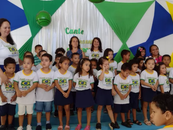Em ritmo de Copa do Mundo, o Centro Municipal de Educação de Itanhém apresenta o Cante & Encante 