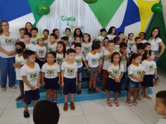 Em ritmo de Copa do Mundo, o Centro Municipal de Educação de Itanhém apresenta o Cante & Encante 