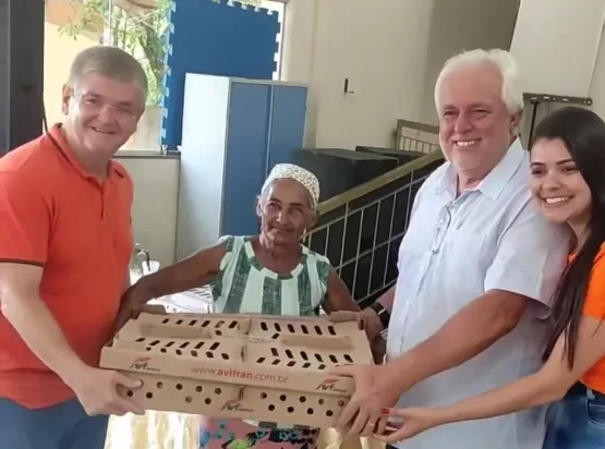 Presidente da Câmara de Vereadores de Itanhém, Renato Correia participa da entrega dos kits produtivos para agricultores familiares