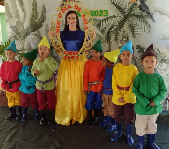 Centro Municipal de Educação Infantil de Itanhém encanta crianças e adultos no seu 1º dia de aula de 2023