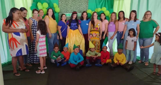 Centro Municipal de Educação Infantil de Itanhém encanta crianças e adultos no seu 1º dia de aula de 2023