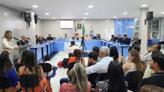 Emoção e Homenagens na Última Reunião da Câmara de Vereadores de Itanhém: Assista ao Vídeo Completo