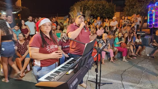 Celebrando a Magia do Natal: 1ª Cantata do Projeto Tocando com Rotary Ilumina a Praça Castro Alves