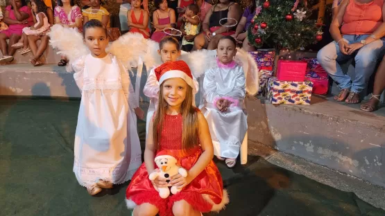 Celebrando a Magia do Natal: 1ª Cantata do Projeto Tocando com Rotary Ilumina a Praça Castro Alves