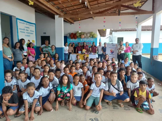  Rotary Club de Itanhém Distribui Materiais Escolares na Escola Municipal Rui Santos