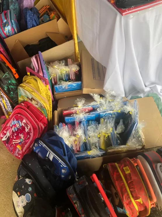  Rotary Club de Itanhém Distribui Materiais Escolares na Escola Municipal Rui Santos