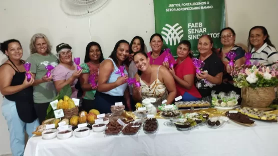 Sindicato e Senar Realizam Curso Gratuito de Derivados de Chocolate Capacitando 12 Participantes em Itanhém
