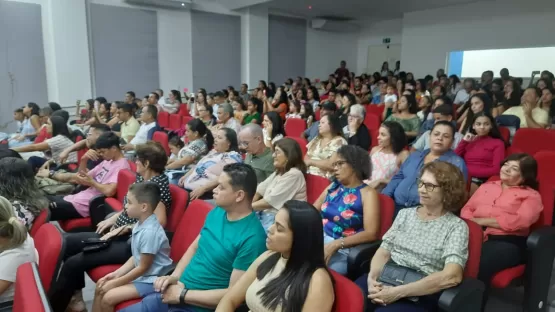 Vídeo - Aconteceu no Teatro Sady Teixeira em Itanhém o 