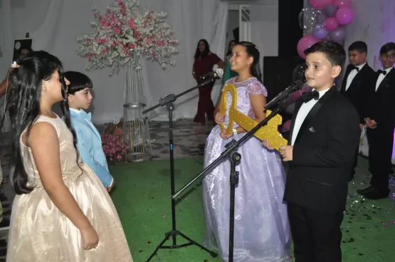 Dia 11 de dezembro de 2024, o Centro de Convenções foi palco de um momento único e emocionante: a formatura da 34ª turma do 5º ano do Instituto Educacional Crescer