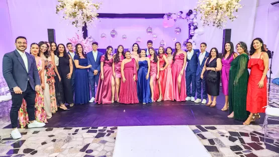 Primeira Turma do Novo Ano do Instituto Educacional Crescer Celebra Formatura em Noite Histórica e Emocionante