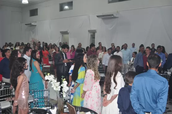 Primeira Turma do Novo Ano do Instituto Educacional Crescer Celebra Formatura em Noite Histórica e Emocionante