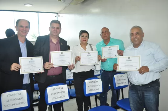 Prefeito Bentivi e Vereadores de Itanhém são Diplomados em Solenidade na Câmara de Vereadores