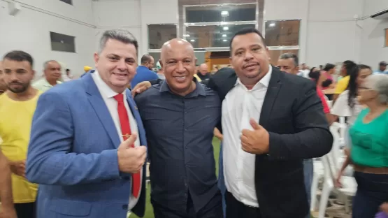 Prefeito vice prefeito e Vereadores de Itanhém são Empossados na Tarde desta Segunda-Feira (01)
