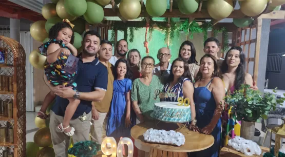 Homenagens e Emoção Marcam Comemoração dos 90 Anos de Valdete Tavares 