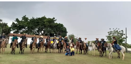 Fazendeiros e amigos fazem cavalgada de Itanhém a Trancoso