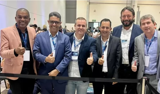 Prefeitos do Extremo Sul da Bahia participam do 8º Encontro de Prefeitos em Salvador