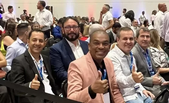 Prefeitos do Extremo Sul da Bahia participam do 8º Encontro de Prefeitos em Salvador
