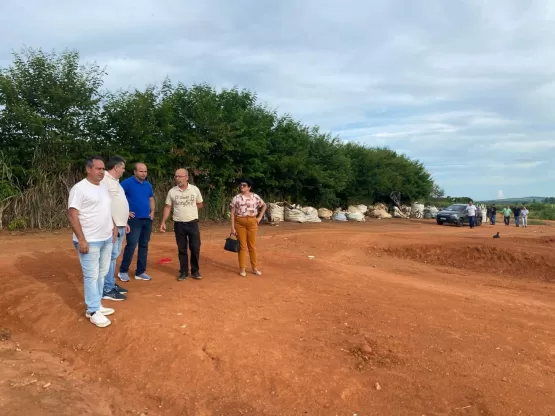 Paulinho Correia visita aterro sanitário em Ibirapuã com vereadores e reforça compromisso ambiental para Itanhém