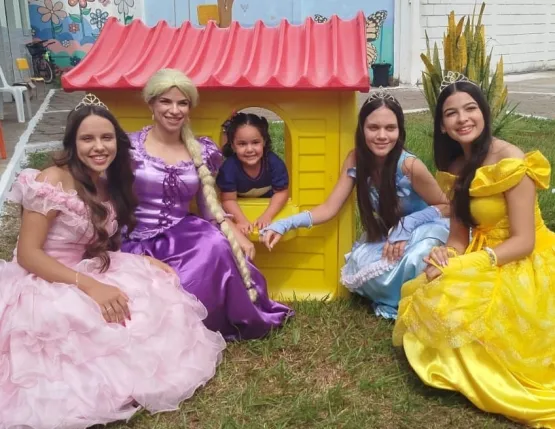1º dia de aula no CMEI (Centro Municipal de Educação Infantil)  de itanhém encantou crianças e adultos