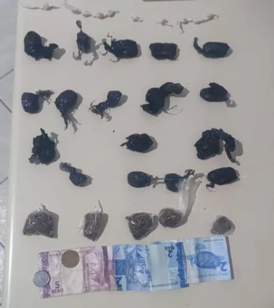 Policiais do PETO da 44ª CIPM prendem suspeito de tráfico de drogas em São João da Prata interior de Vereda