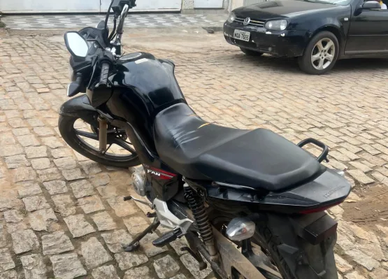 Polícia Militar recupera moto roubada durante patrulhamento em Itanhém
