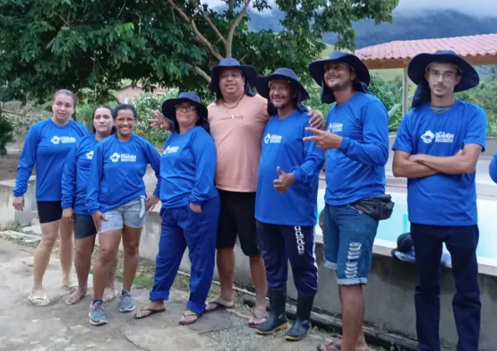 Vereador Fábio Pereira e prefeito entregam uniformes para equipe de infraestrutura de Ibirajá