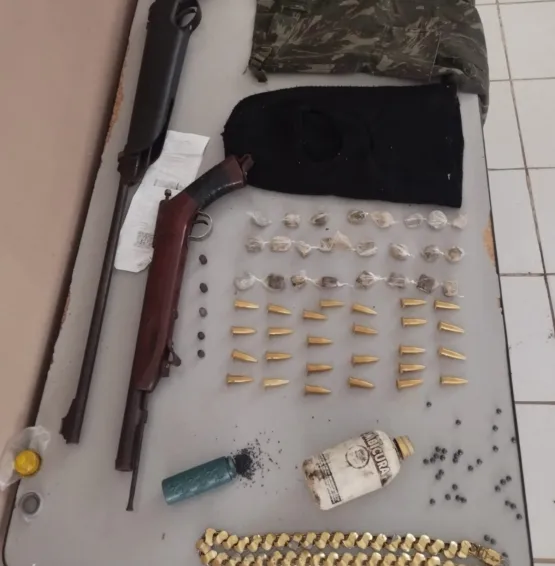 MBA APREENDE ARMA E DROGAS EM SANTA LUZIA DO NORTE, DISTRITO DE MEDEIROS NETO