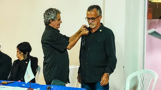 Rotary Club de Itanhém empossa novo presidente em noite de homenagens e companheirismo