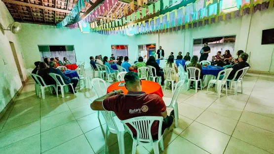 Rotary Club de Itanhém empossa novo presidente em noite de homenagens e companheirismo
