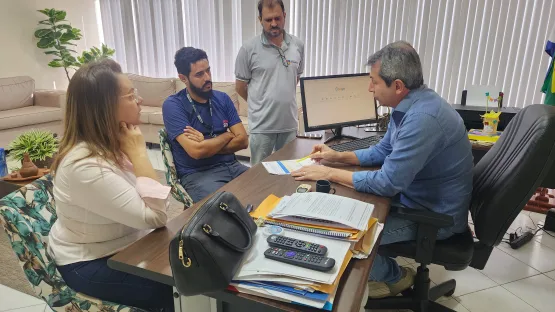 Prefeitura de Itanhém se reúne com o SENAI para fechar proposta de cursos profissionalizantes voltados ao CadÚnico e Bolsa Família