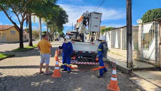 Prefeitura de Itanhém e Neoenergia Coelba firmam parceria para modernizar a iluminação pública