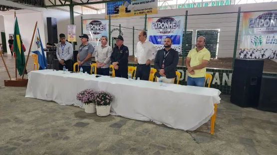 Nesta quinta-feira, 14 de agosto, foi realizada a cerimônia oficial de abertura da 23ª Exposição Agropecuária de Itanhém (Exponhém), que este ano também celebra os 63 anos de emancipação política do município. O evento, realizado no Tatesal do Parque de E