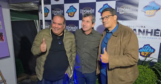 Deputado Sandro Régis, Vice-prefeito Dr. Ronny Peterson E Lideranças Locais Prestigiam Os 67 Anos De Itanhém-BA E Reforçam Compromisso Com O