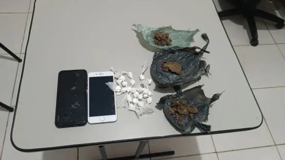 Homem É Preso Com Drogas Durante Rondas Da PM No Bairro São João, Em Itanhém