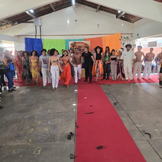 Colégio Polivalente Realiza Culminância do Novembro Negro e Festival de Capoeira em Itanhém