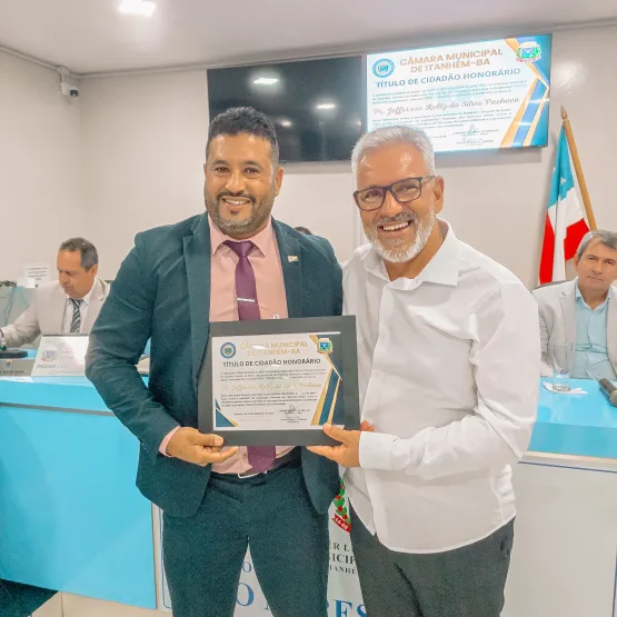 Reunião Solene Encerra o Ano com Homenagens e Emoção na Câmara de Itanhém Reunião Solene Encerra o Ano com Homenagens e Emoção na Câmara de Itanhém