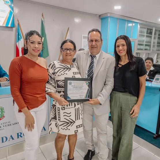 Reunião Solene Encerra o Ano com Homenagens e Emoção na Câmara de Itanhém Reunião Solene Encerra o Ano com Homenagens e Emoção na Câmara de Itanhém