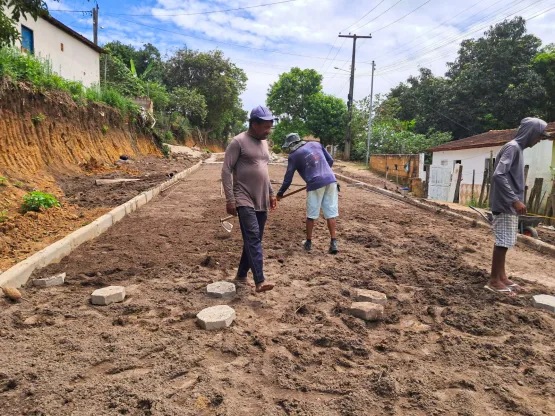 Calçamento Da Entrada Da Santa Rita Avança E Comunidade Comemora Realização De Um Sonho Calçamento Da Entrada Da Santa Rita Avança E Comunidade Comemora Realização De Um Sonho