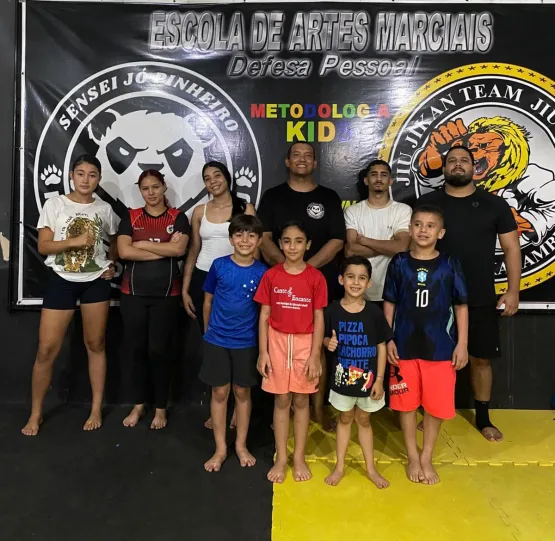 Escola de Jiu-jitsu Pinheiros Family Brilha no Campeonato Baiano e Conquista Título por Equipes