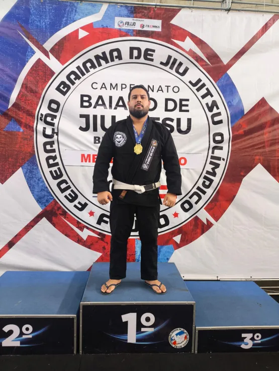 Escola de Jiu-jitsu Pinheiros Family Brilha no Campeonato Baiano e Conquista Título por Equipes