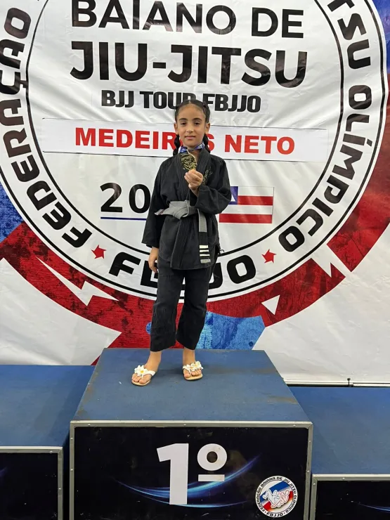 Escola de Jiu-jitsu Pinheiros Family Brilha no Campeonato Baiano e Conquista Título por Equipes