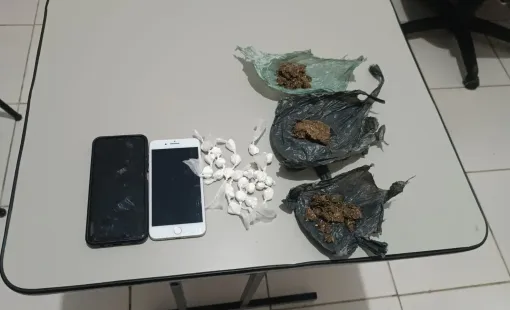 Homem É Preso Com Drogas Durante Rondas Da PM No Bairro São João, Em Itanhém