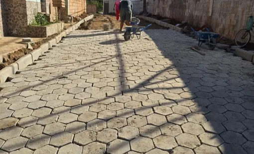Itanhém alcança marca histórica e já soma 25 ruas pavimentadas entre concluídas e em andamento