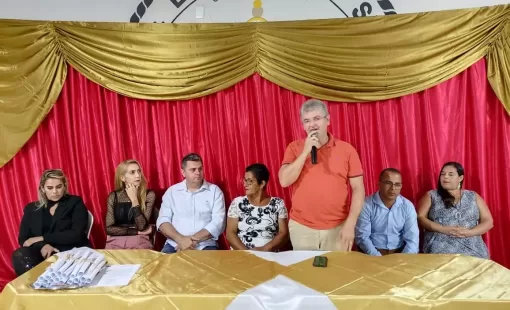 Novos Diretores Escolares tomam posse em cerimônia da Secretaria de Educação de Itanhém