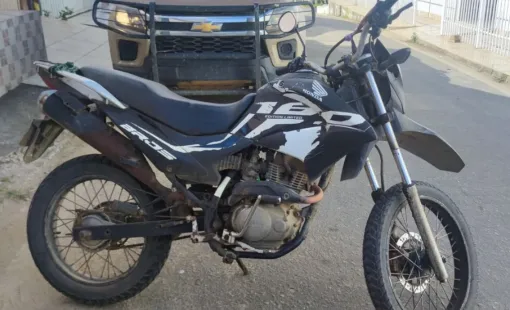 PM apreende motocicleta com restrição de roubo em Vereda